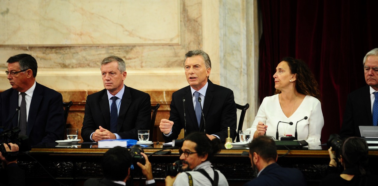 CqNRlVQAk_1256x620__1