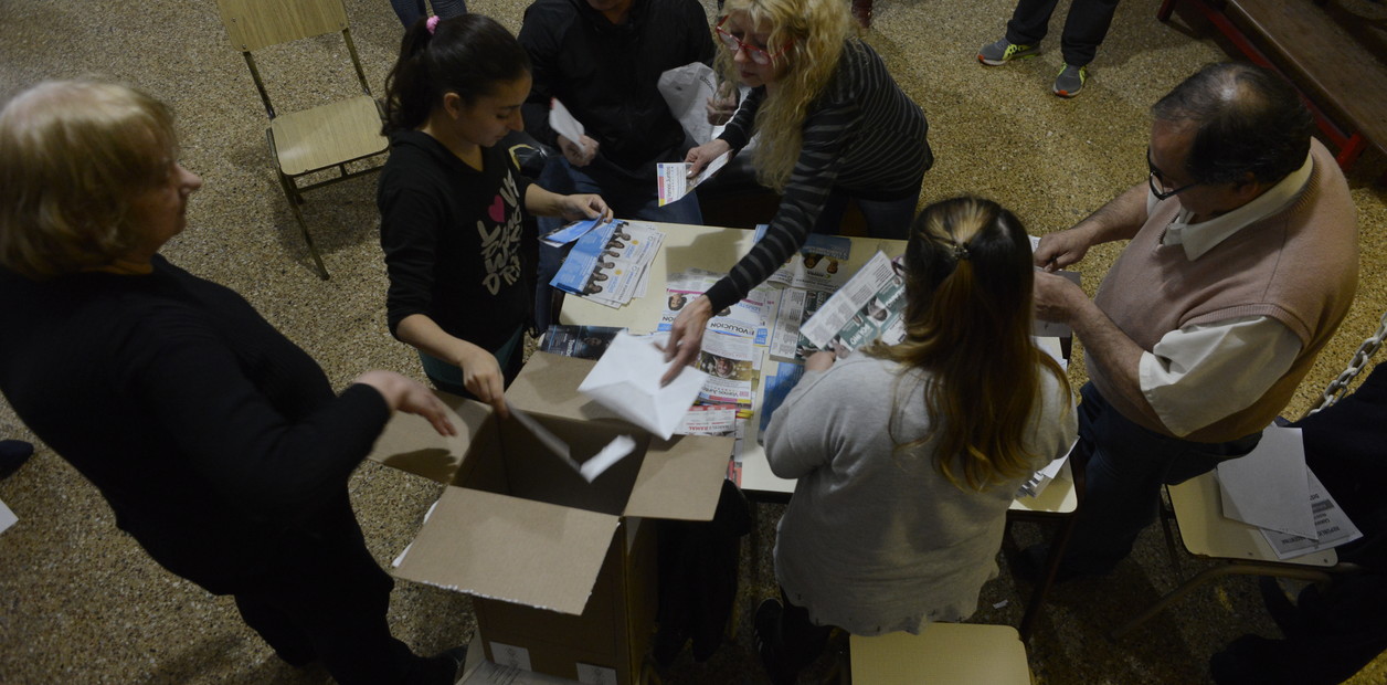 conteo-de-votos-durante-las___jydBIKdGO_1256x620__1