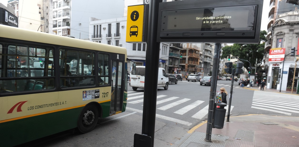 la-parada-de-colectivo-inteligente___icSAA_8KF_1256x620__2