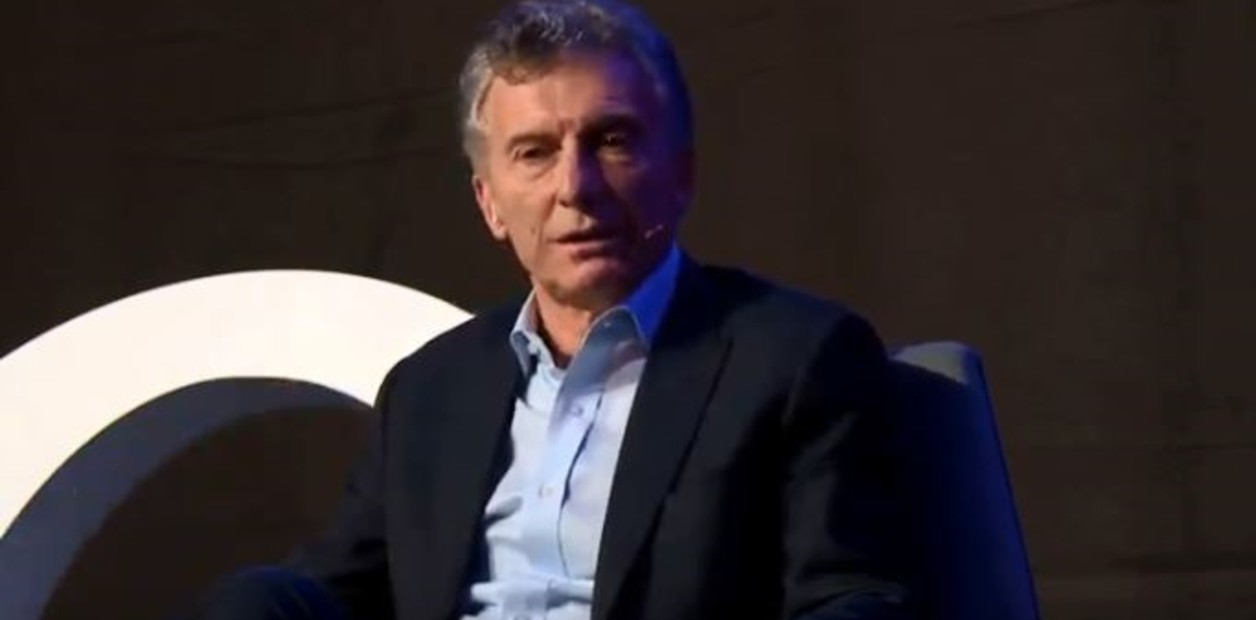 mauricio-macri-y-un-mensaje___1jptd3AY-_1256x620__1