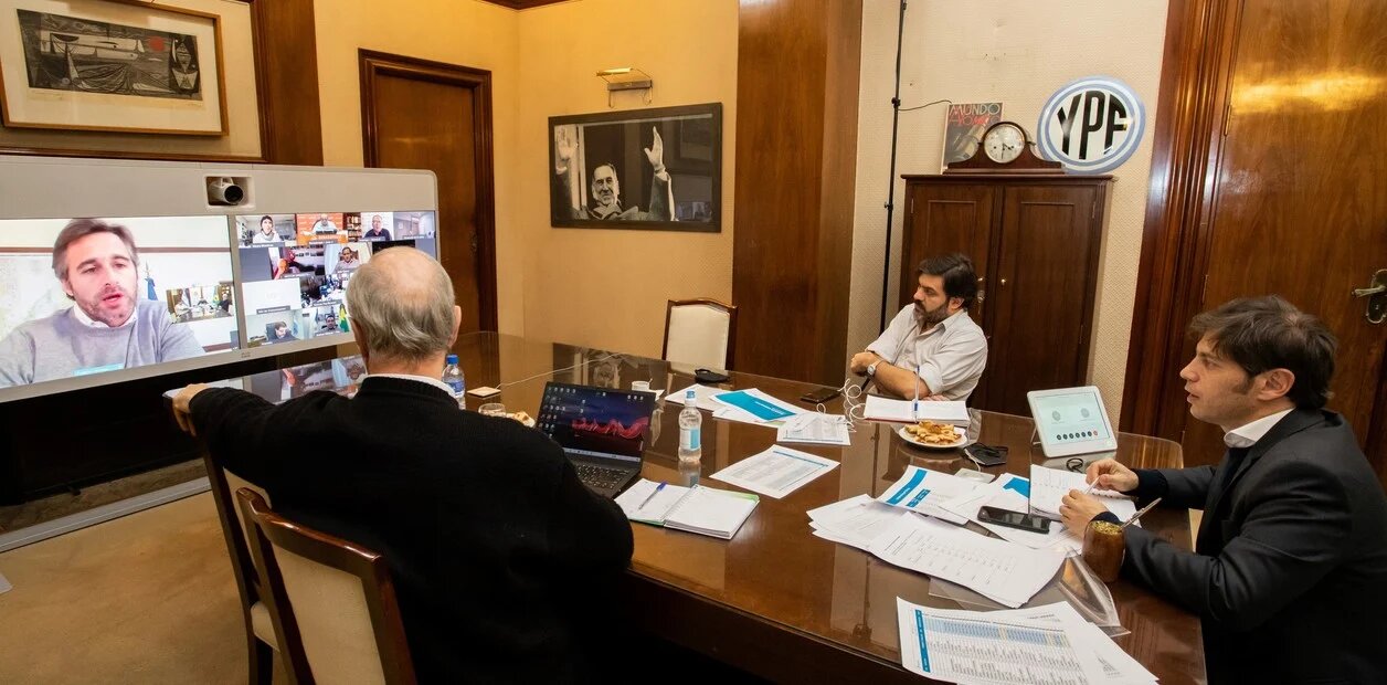 axel-kicillof-mantuvo-una-teleconferencia___26SzUrAOc_1256x620__1