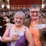 El Teatro Colón se vistió de fiesta para homenajear a las personas mayores
