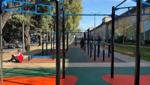 Más deporte en el Paseo Chacarita de los Colegiales: suman calistenia y pole sport