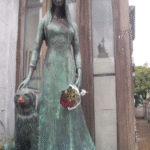 La historia detrás de la tumba más llamativa de Recoleta La historia detrás de la tumba más llamativa de Recoleta