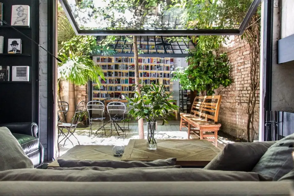 Falena: una librería escondida que parece sacada de otro mundo