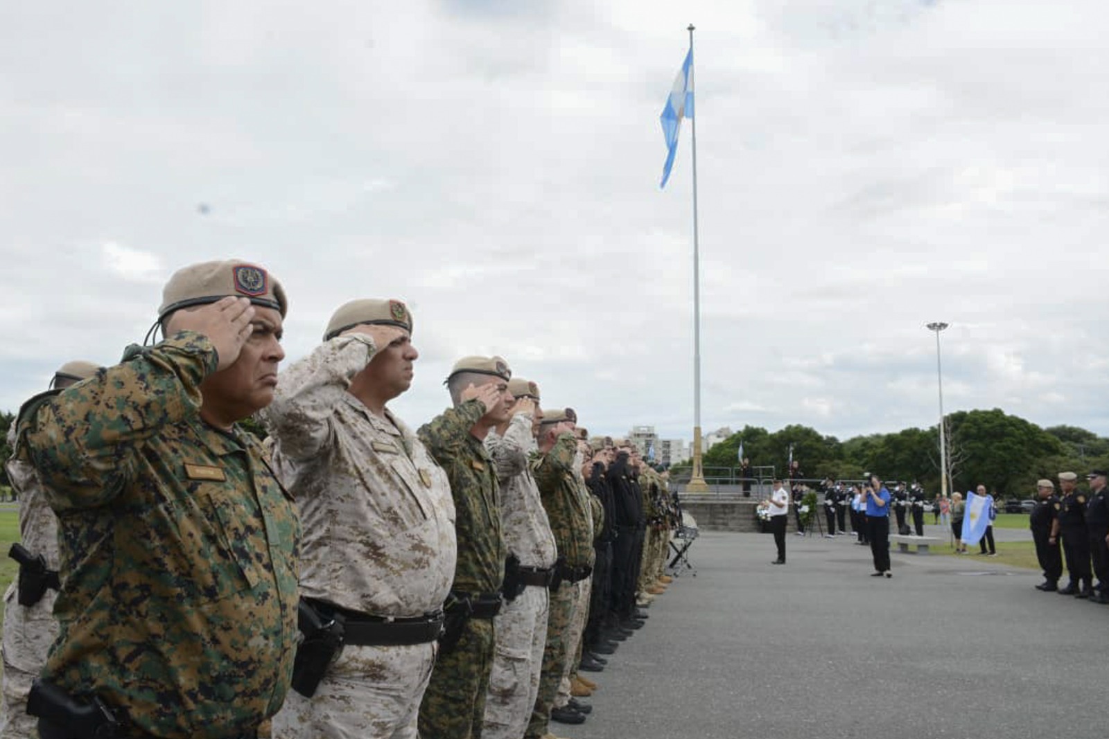 Homenaje en el Parque Indoamericano: recuerdo y reconocimiento a los caídos en Malvinas