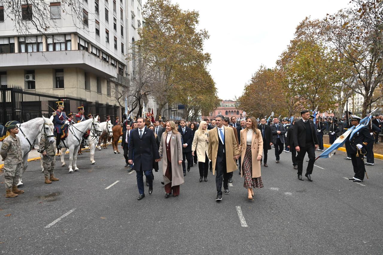 Jorge Macri encabezó el izamiento de la bandera por el Día de la Patria