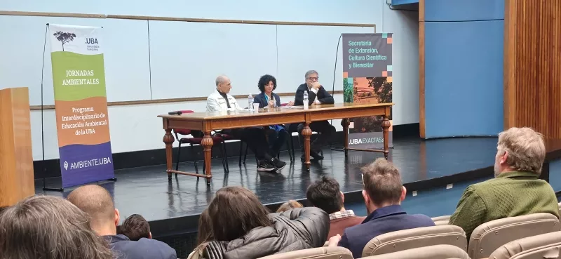 La UBA debatió ambiente, ciencia y educación frente a una crisis que golpea en varios frentes