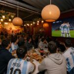 Entre goles y promociones, los bares porteños viven su propio Mundial